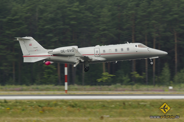 Learjet 60