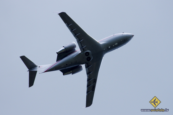 Bombardier Challenger 605 (CL-600-2B16)
