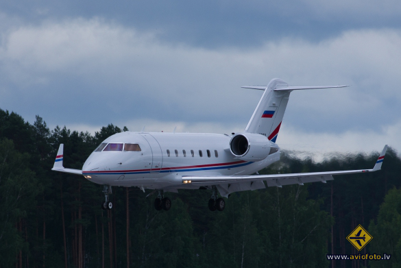 Bombardier Challenger 604 (CL-600-2B16)