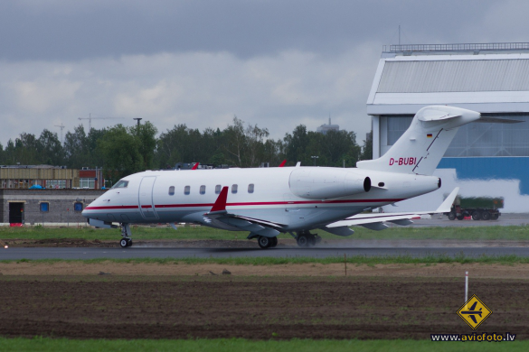 Bombardier Challenger 300 (BD-100-1A10)