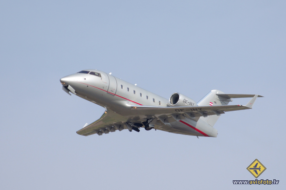 Bombardier Challenger 604 (CL-600-2B16)