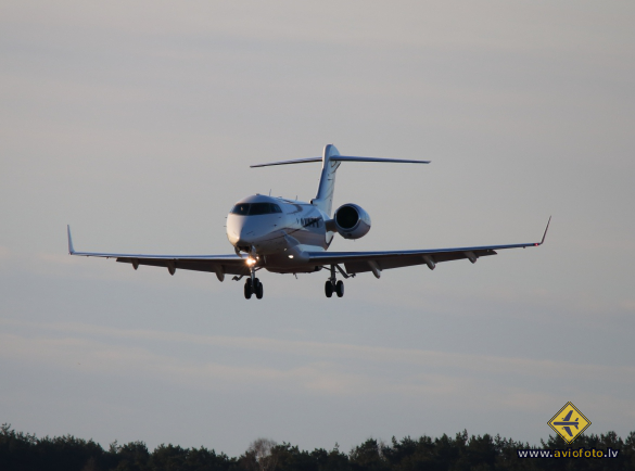 Bombardier Challenger 300 (BD-100-1A10)