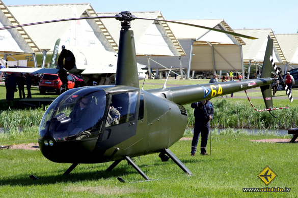 Robinson R-44