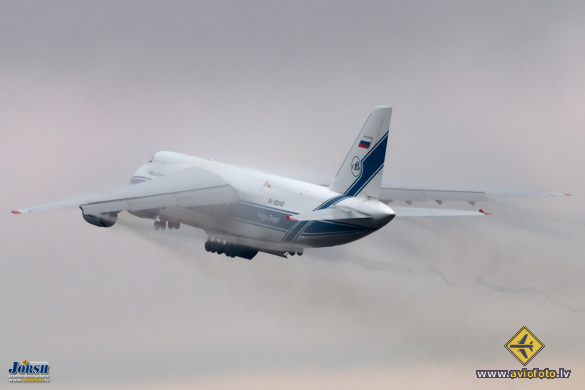 Antonov An-124-100 Ruslan
