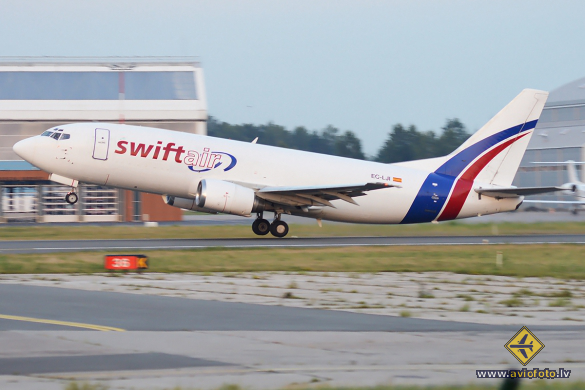 Boeing 737-301(SF)