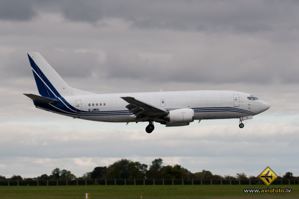 Boeing 737-322(SF)