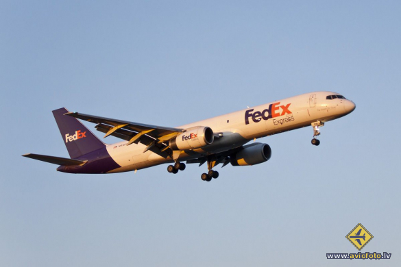 Boeing 757-2B7(SF)