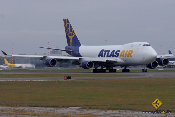 Boeing 747-47UF/SCD