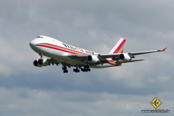 Boeing 747-4HQF/ER