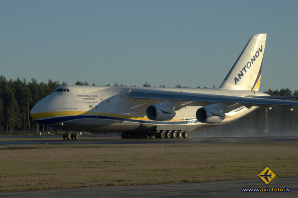 Antonov An-124-100 Ruslan