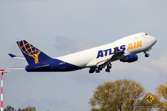 Boeing 747-47UF/SCD