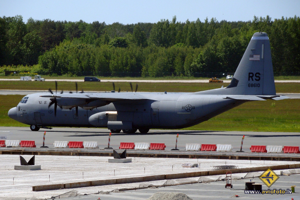 Lockheed Martin C-130J-30 Hercules (L-382)