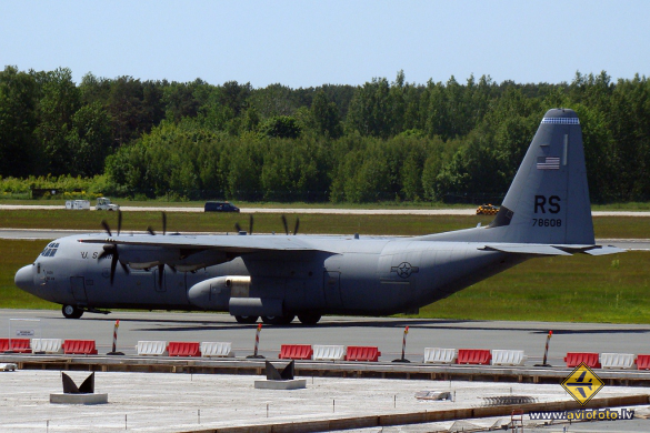 Lockheed Martin C-130J-30 Hercules (L-382)