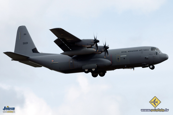 Lockheed Martin C-130J-30 Hercules (L-382)