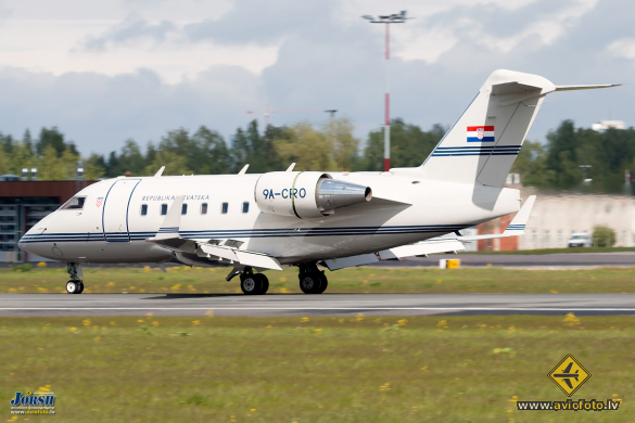 Bombardier Challenger 604 (CL-600-2B16)