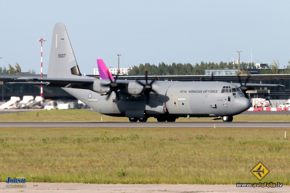Lockheed Martin C-130J-30 Hercules (L-382)