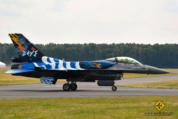 Lockheed Martin F-16CJ Fighting Falcon