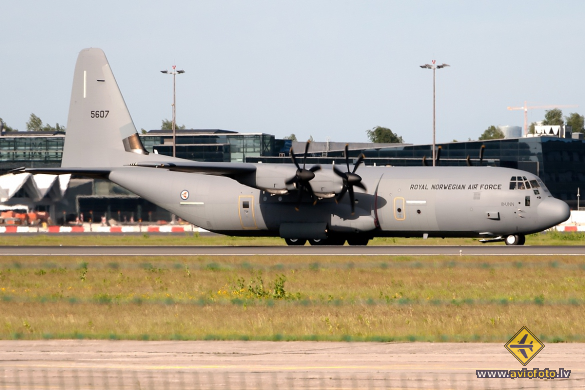 Lockheed Martin C-130J-30 Hercules (L-382)