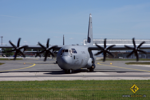 Lockheed Martin C-130J-30 Hercules (L-382)