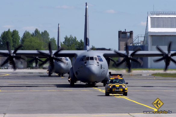 Lockheed Martin C-130J-30 Hercules (L-382)