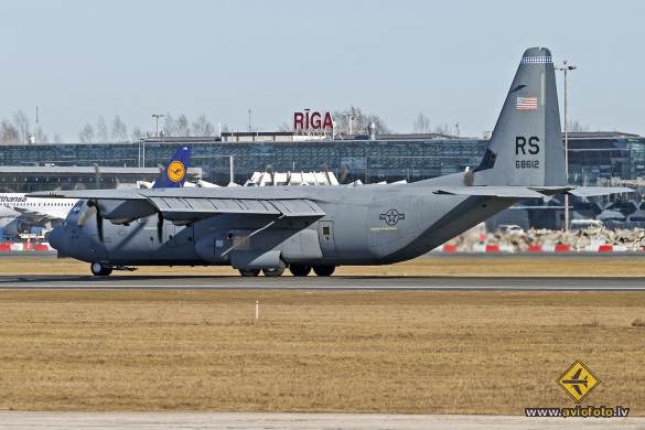 Lockheed Martin C-130J-30 Hercules (L-382)