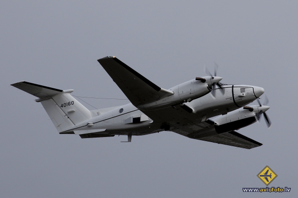 Beech C-12U Huron (B200C)