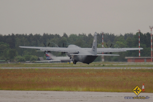 Lockheed Martin C-130J-30 Hercules (L-382)