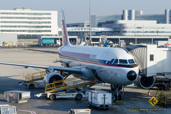 Airbus A320-214