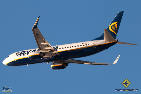 Boeing 737-8AS