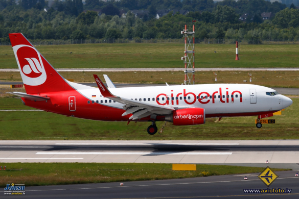 Boeing 737-76J