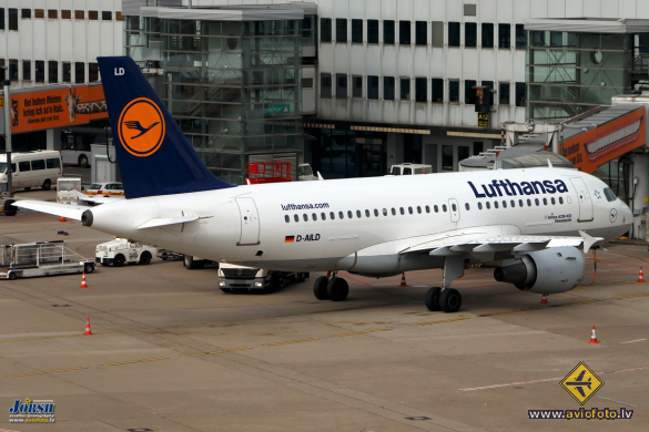 Airbus A319-114
