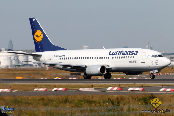 Boeing 737-330