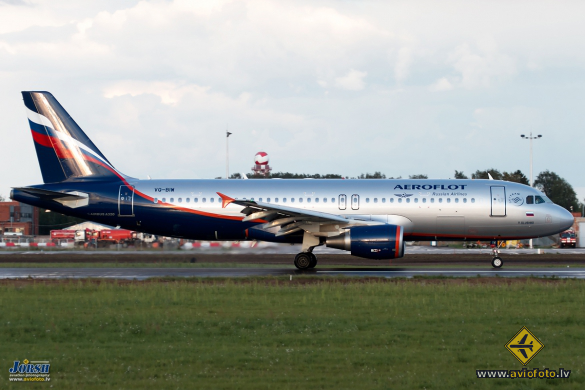 Airbus A320-214