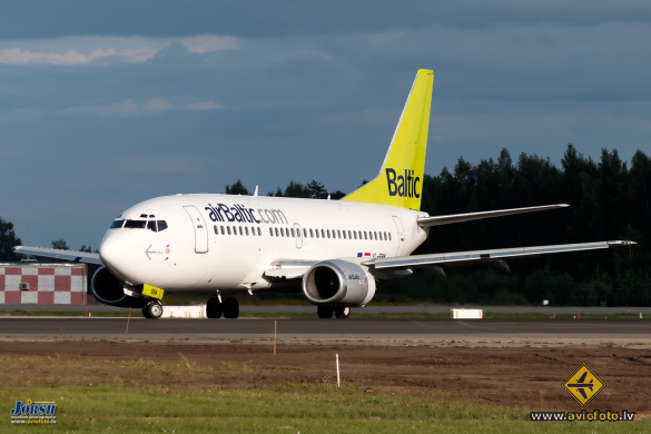 Boeing 737-522
