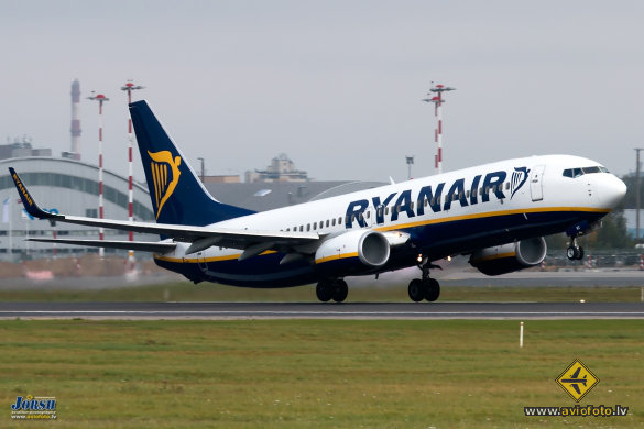 Boeing 737-8AS