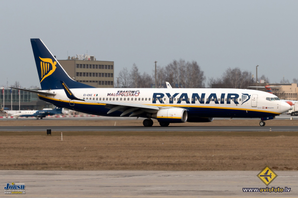 Boeing 737-8AS