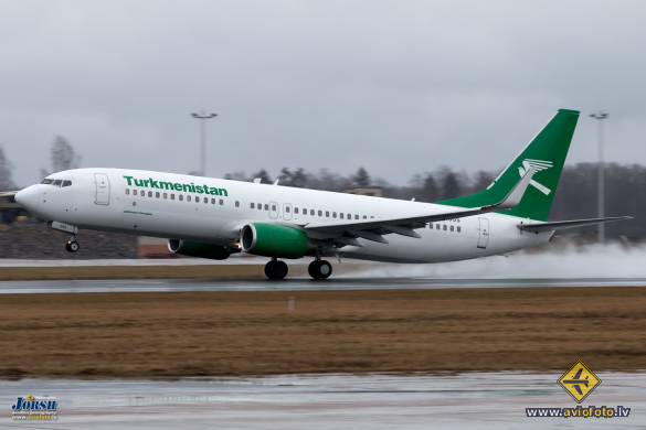 Boeing 737-82K