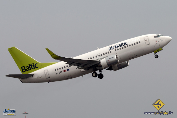 Boeing 737-36Q