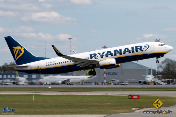 Boeing 737-8AS