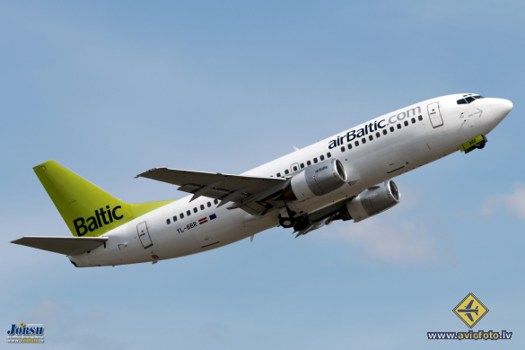 Boeing 737-31S