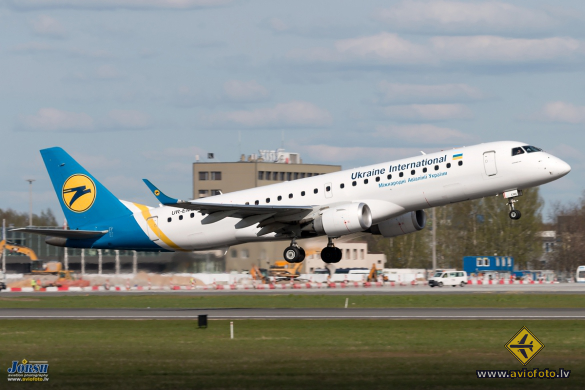 Embraer 190STD (ERJ-190-100STD)