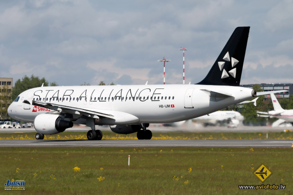 Airbus A320-214