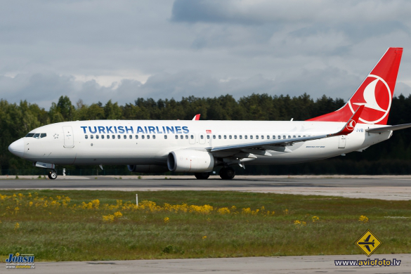 Boeing 737-8F2