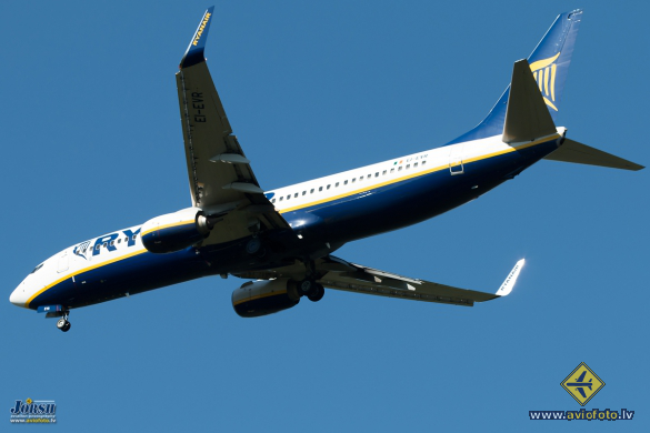 Boeing 737-8AS