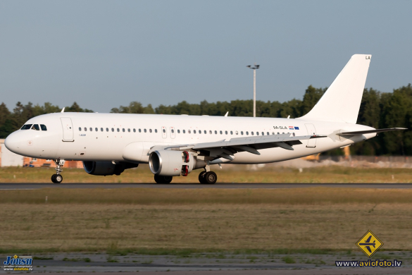 Airbus A320-214
