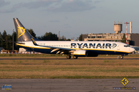 Boeing 737-8AS