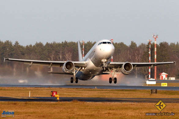 Airbus A320-211