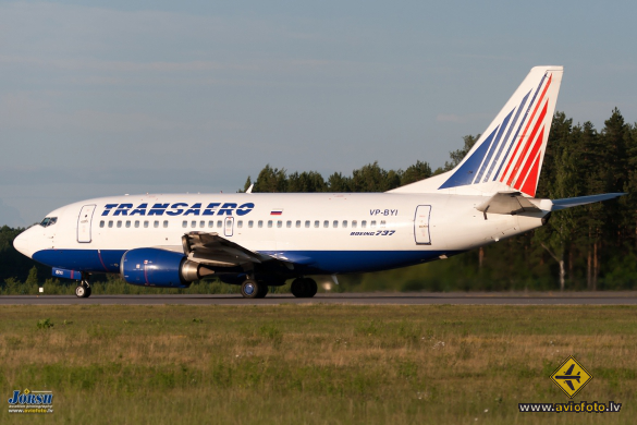 Boeing 737-524