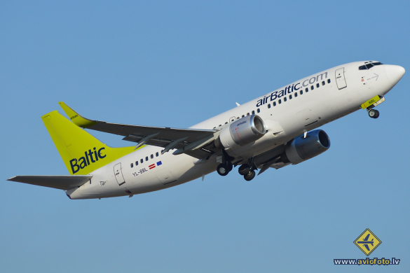 Boeing 737-33V