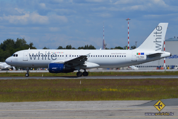 Airbus A320-214
